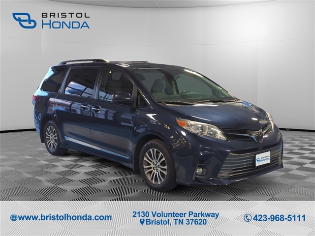2019 Toyota Sienna XLE 8-Passenger
