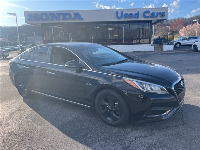 2017 Hyundai SONATA Hybrid SE