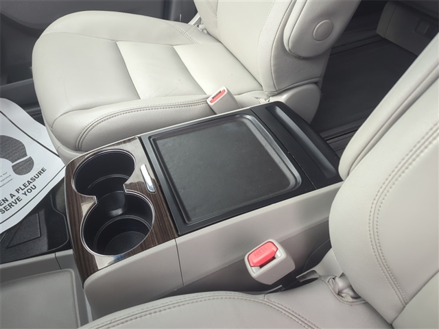 2017 Toyota Sienna XLE 7-Passenger