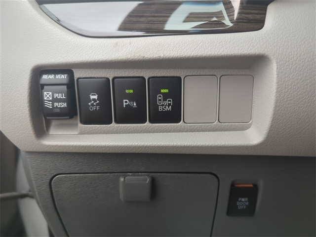 2017 Toyota Sienna XLE 7-Passenger