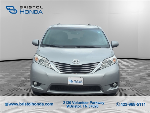 2017 Toyota Sienna XLE 7-Passenger