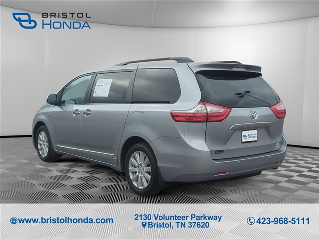 2017 Toyota Sienna XLE 7-Passenger