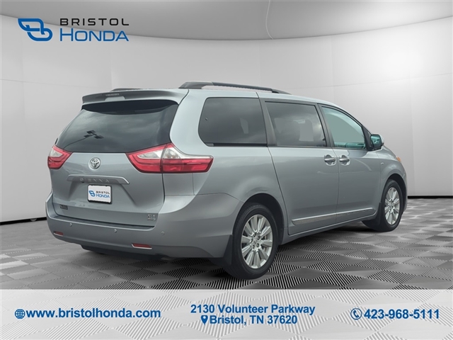 2017 Toyota Sienna XLE 7-Passenger