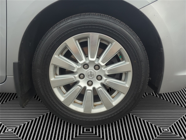2017 Toyota Sienna XLE 7-Passenger