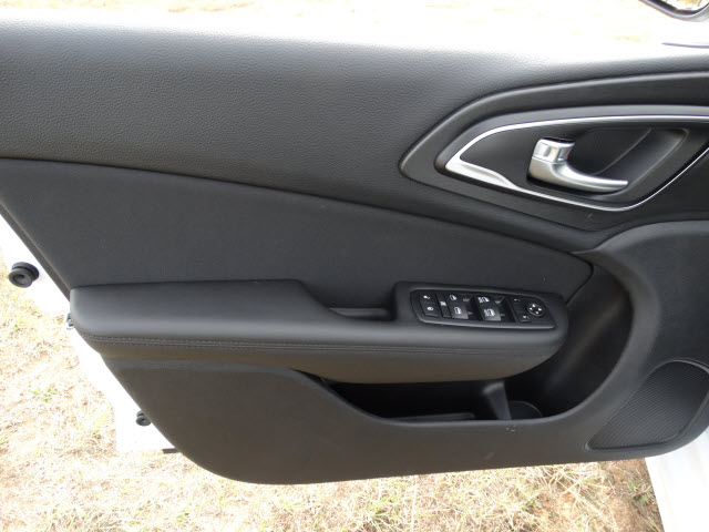 2016 Chrysler 200 