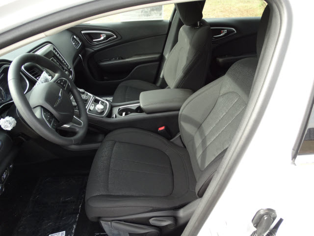 2016 Chrysler 200 