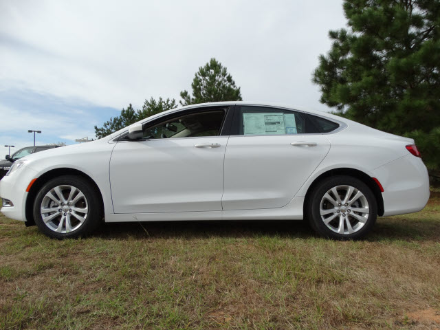 2016 Chrysler 200 