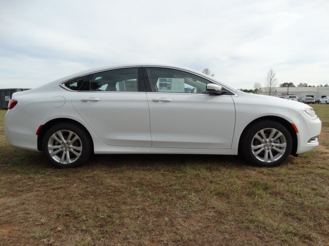 2016 Chrysler 200 