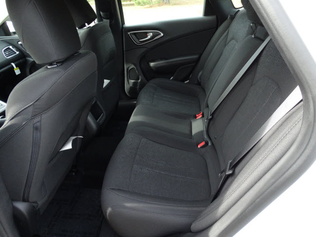 2016 Chrysler 200 