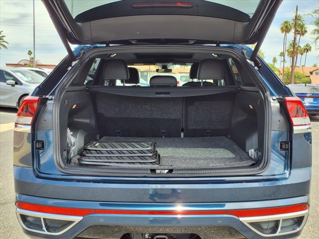 2022 Volkswagen Atlas Cross Sport V6 SEL R-Line 4Motion