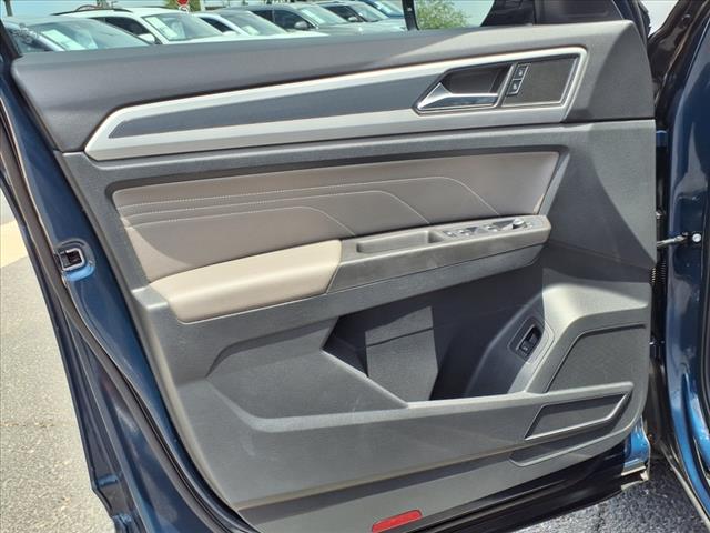 2022 Volkswagen Atlas Cross Sport V6 SEL R-Line 4Motion