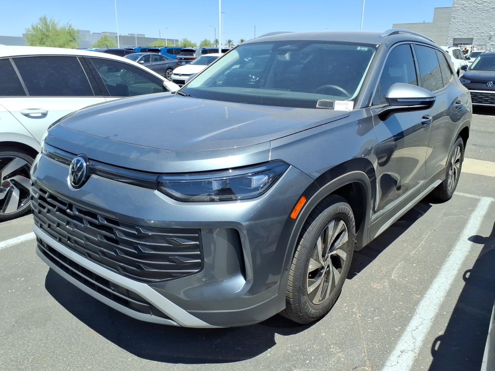 Platinum Gray Metallic 2026 Volkswagen Tiguan SUV / Crossover Front-Wheel Drive 8-Speed Automatic