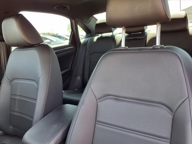 2021 Volkswagen Passat R-Line
