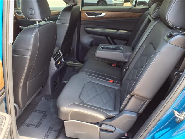2025 Volkswagen Atlas SE