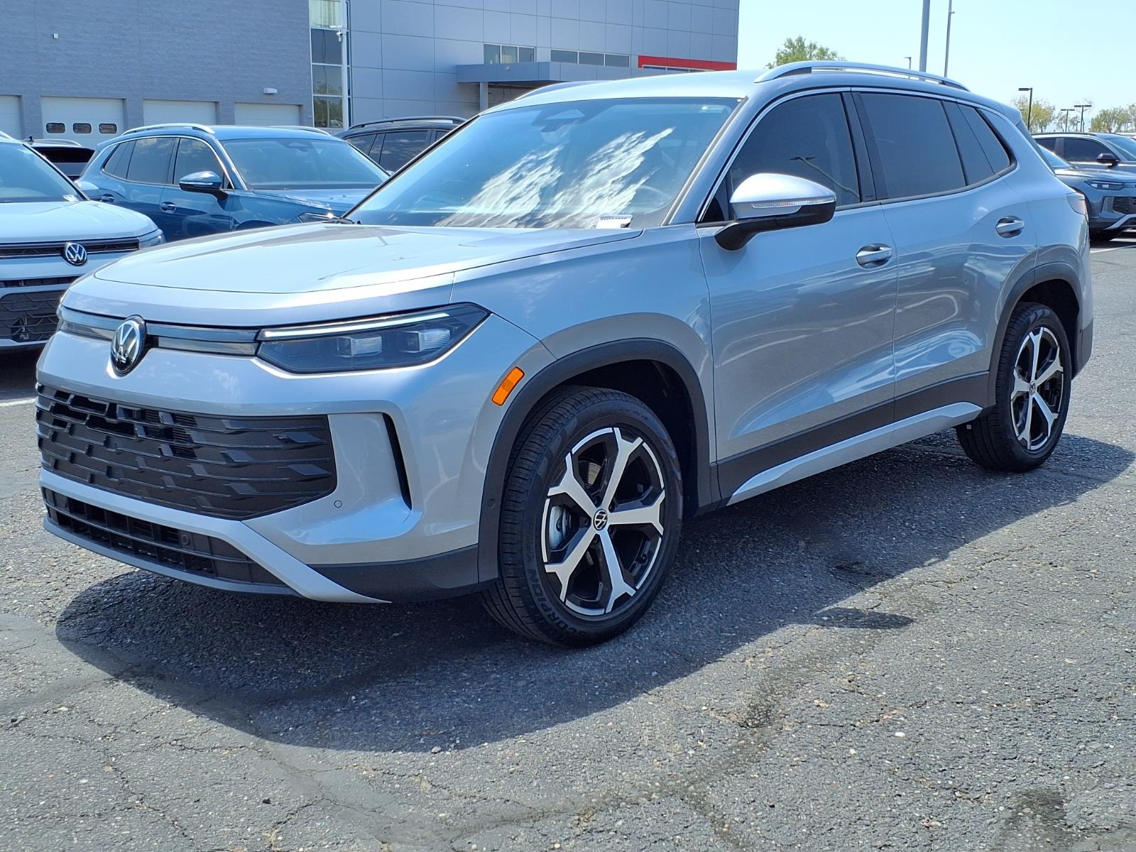 View vehicle photo 2