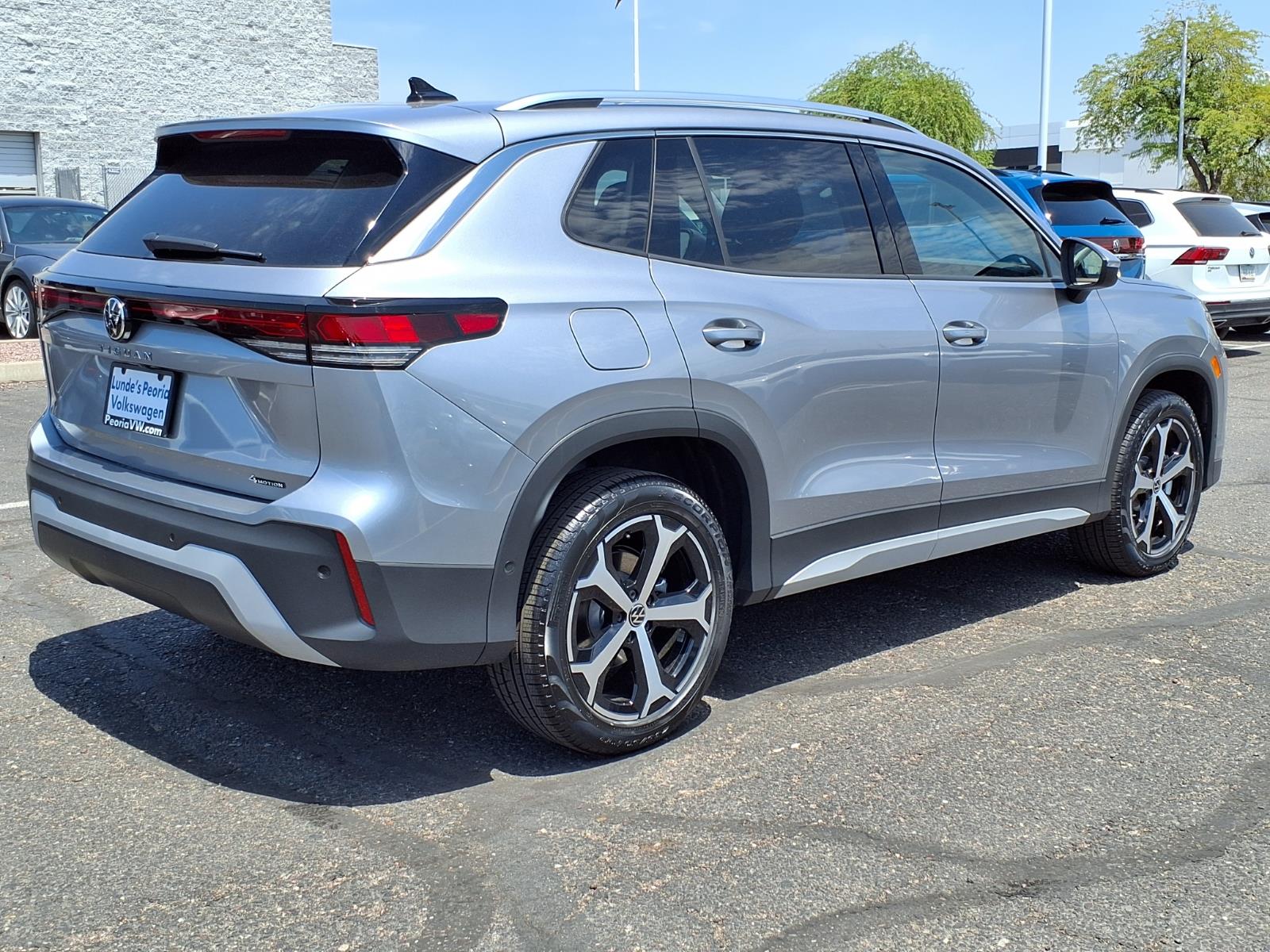 View vehicle photo 6