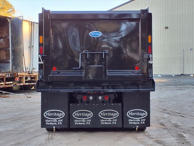 2025 Kenworth W900 Dump