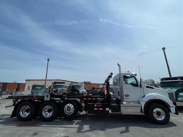 2025 Kenworth T880 Rolloff