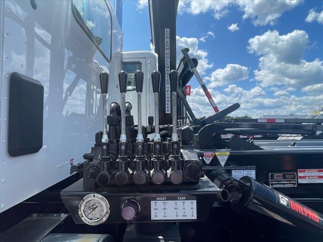 2024 Kenworth T880 Rolloff