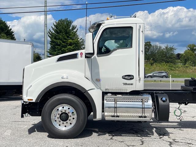 2025 Kenworth T880 Hook