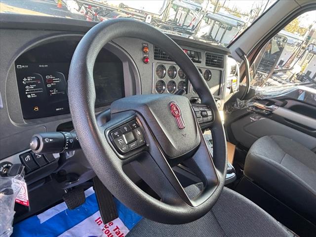 2025 Kenworth T880 Dump