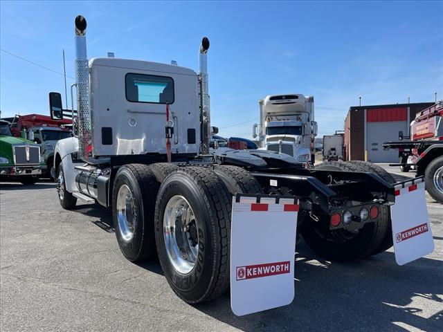 2025 Kenworth W990 Tractor