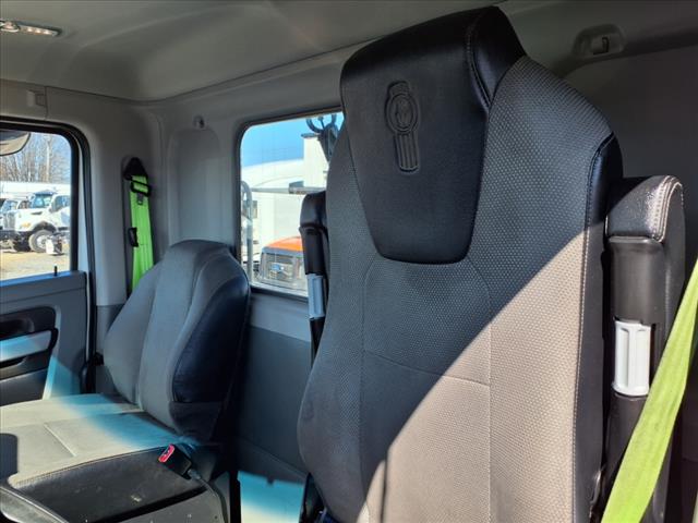 2021 Kenworth T680 TRUCK