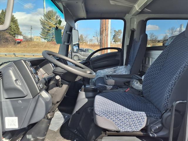2025 Isuzu NPr HD
