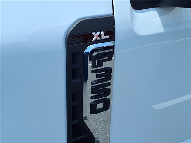 2025 Ford F-350 Super Duty XL