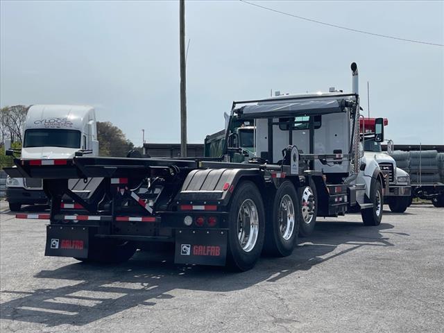 2025 Kenworth T880 Rolloff