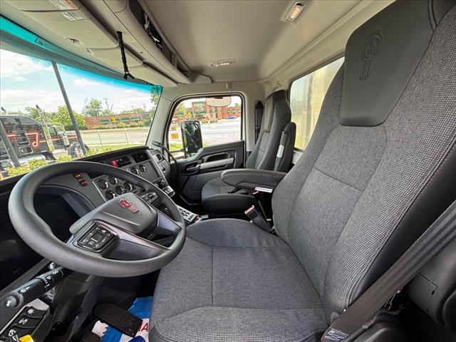 2025 Kenworth T880 Dump