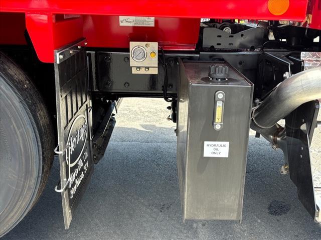 2025 Kenworth T880 Dump