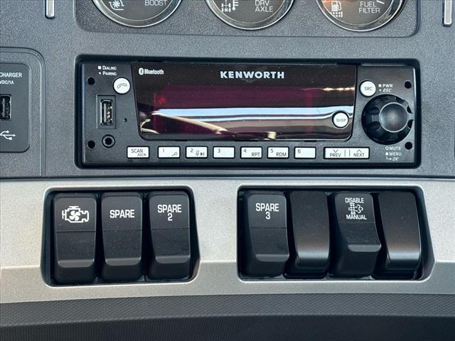 2025 Kenworth T880 Roll-Off