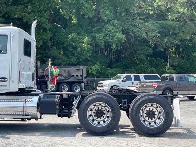 2025 Kenworth T880 Day Cab