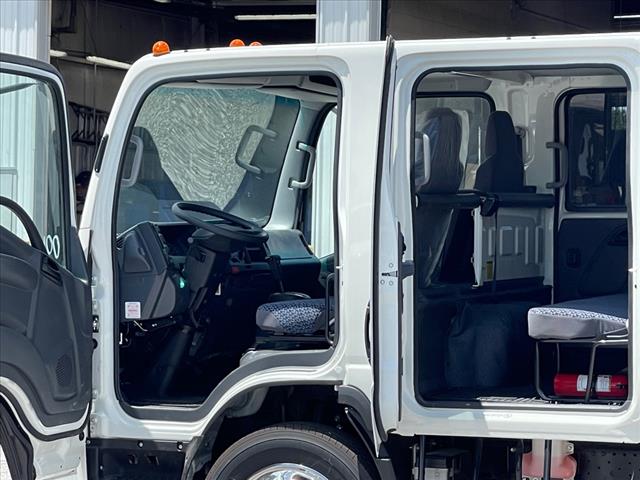 2024 Isuzu NRR Service Body
