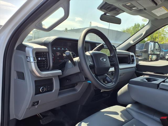 2025 Ford F600 XL