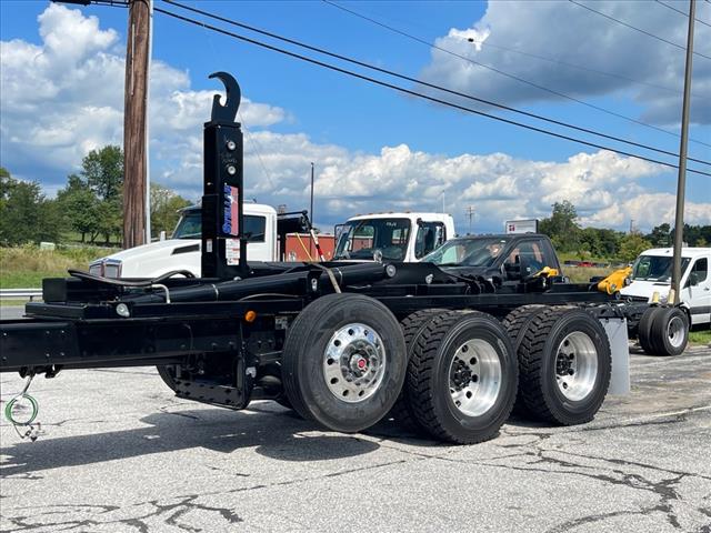 2025 Kenworth T880 Hook