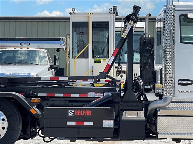 2025 Kenworth T880 Rolloff