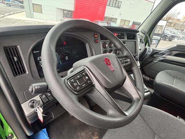 2025 Kenworth T880 Dump