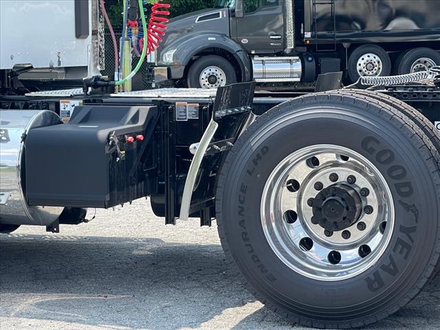 2025 Kenworth T880 Day Cab