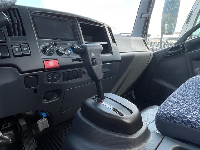 2025 Isuzu NRR Chassis