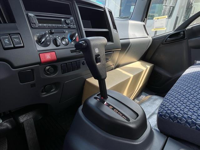 2025 Isuzu NRR Chassis