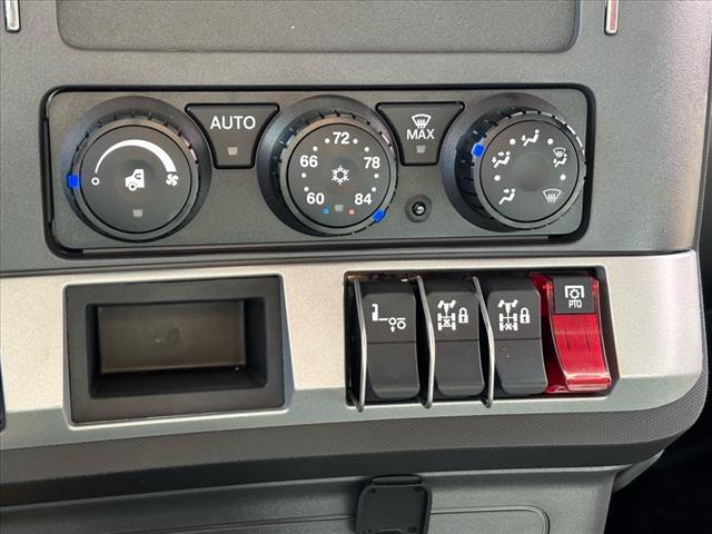 2025 Kenworth W990 Dump