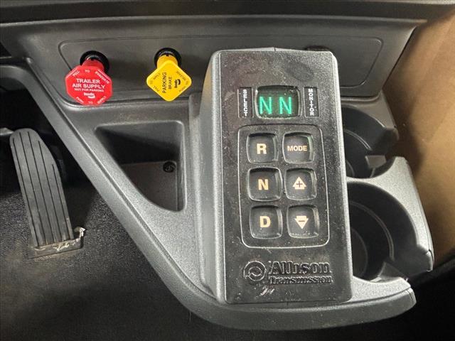 2025 Kenworth T880 Dump