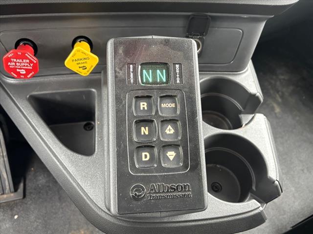 2025 Kenworth T880 Dump