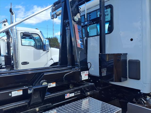 2025 Kenworth T380 T380