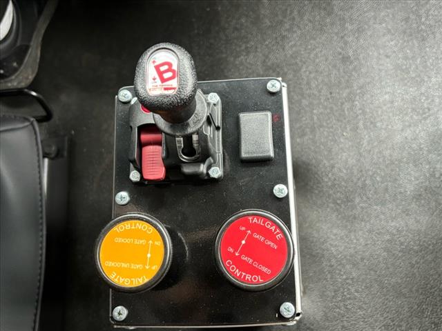 2025 Kenworth T-880 Dump