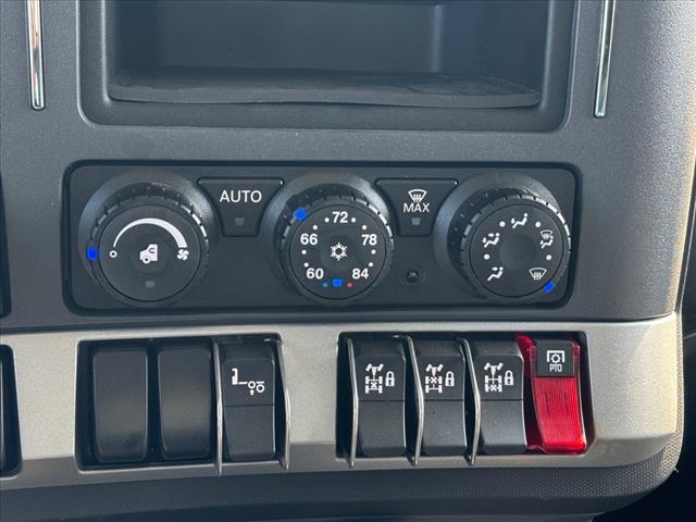 2025 Kenworth T880 Dump