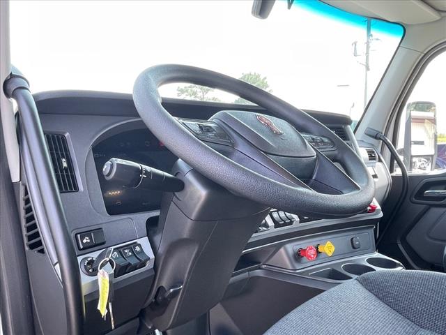 2025 Kenworth T680 Day Cab