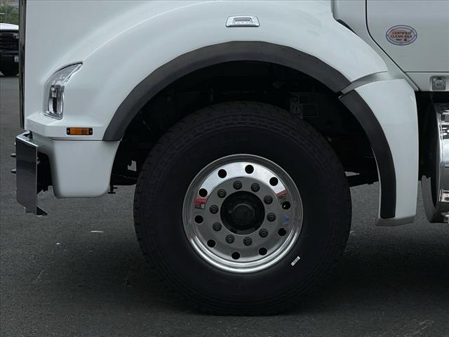 2025 Kenworth T880 Single Cab